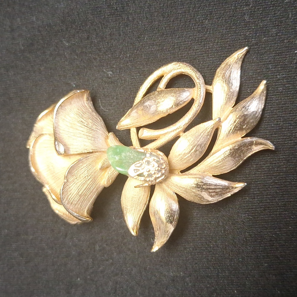 Signed Davinci Elaborate Floral Brooch with Jade Vintage